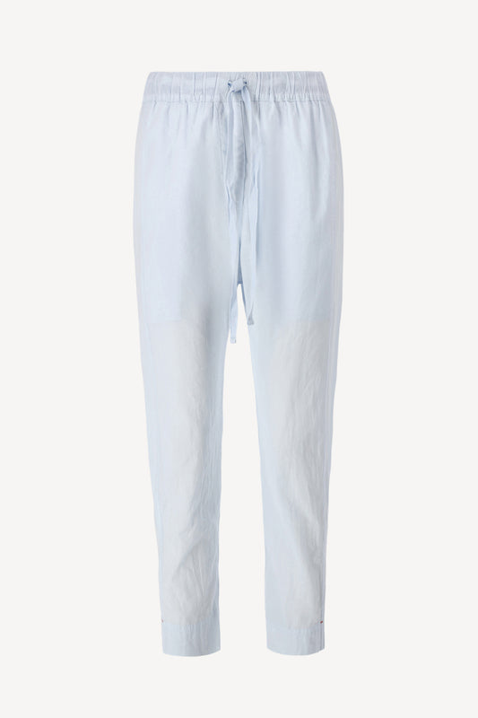 Hose Draper in SkylightXírena - Anita Hass