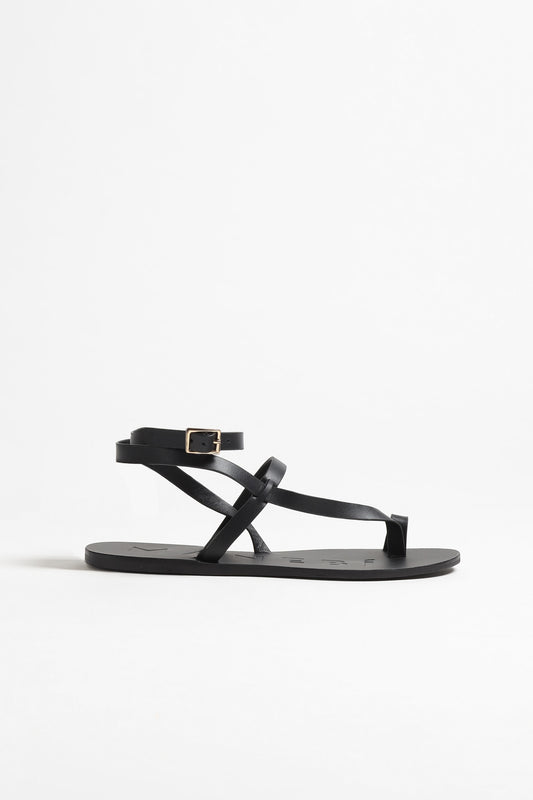 Toeloop sandal in black