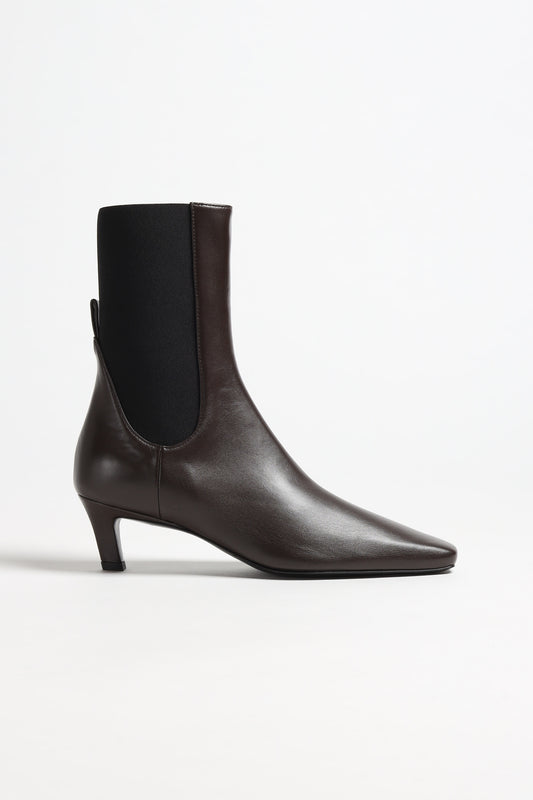 Boots The Mid Heel in Brown Suede