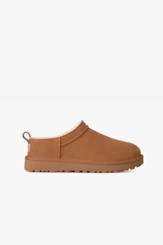 Boots Classic Micro in ChestnutUGG - Anita Hass