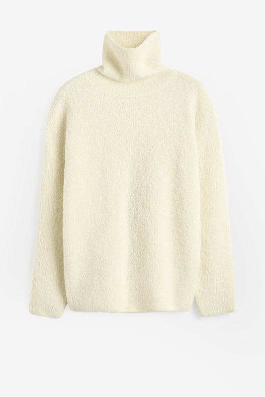 Pullover Bouclé Turtle in MilkToteme - Anita Hass
