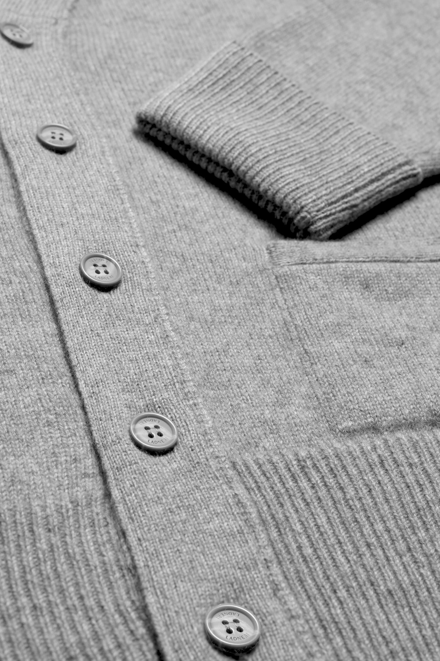 Cardigan Jimmy in Mid Grey MelangeLadneri Men - Anita Hass