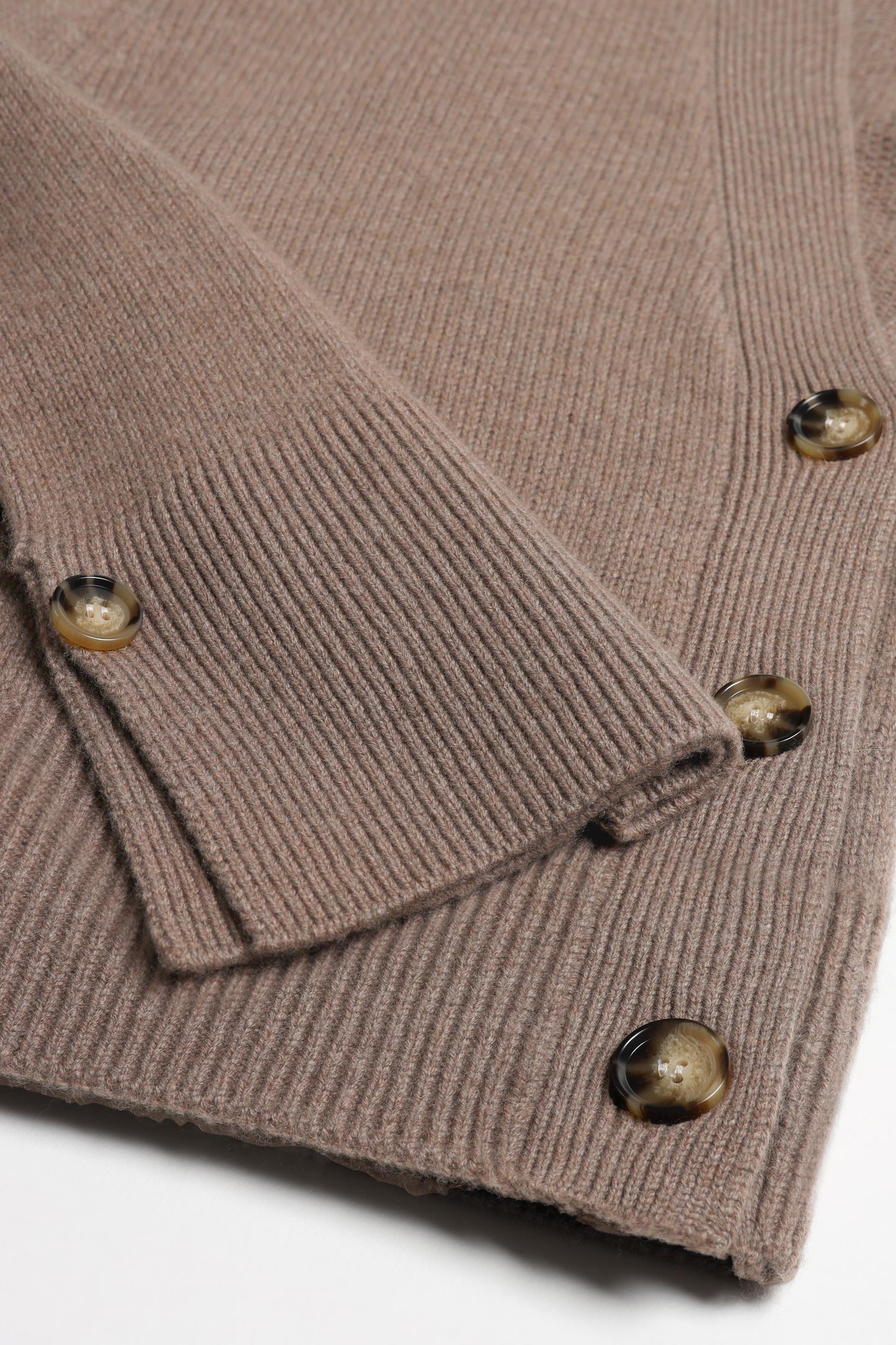 Cardigan Palais in Brown