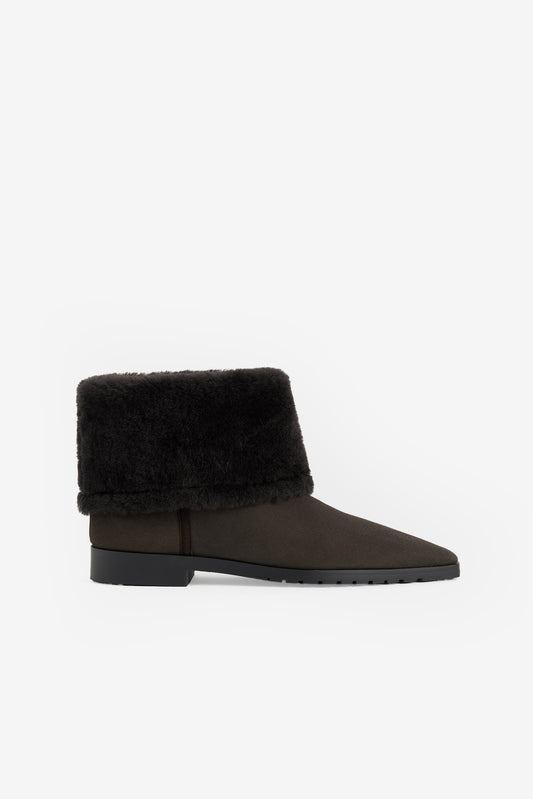 Boots Fold Down Shearling in PepperToteme - Anita Hass