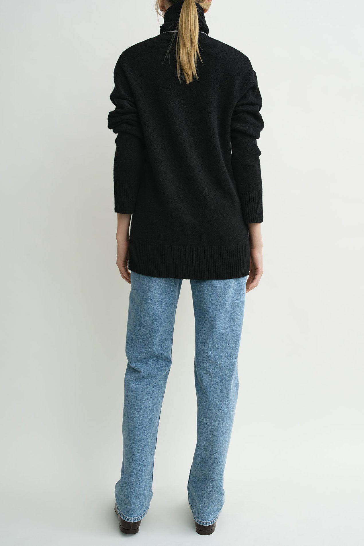 Pullover Turtleneck Tube in SchwarzToteme - Anita Hass