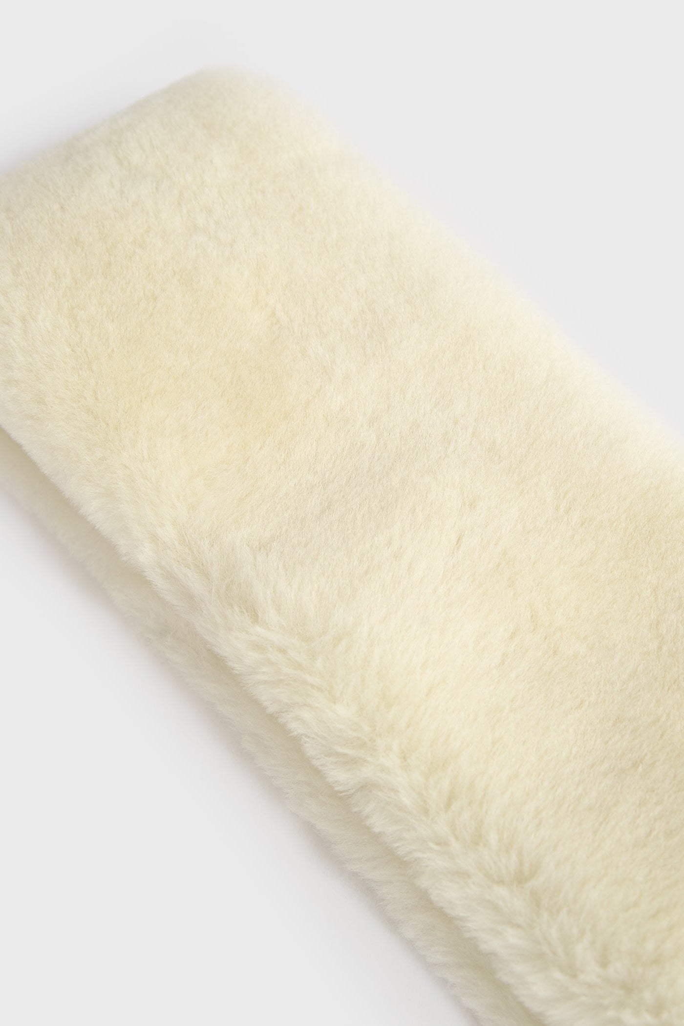Stirnband Shearling in EcruToteme - Anita Hass
