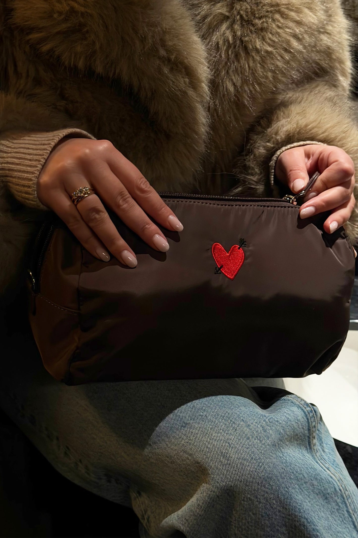Pochette 'Heart' Large en nylon marron