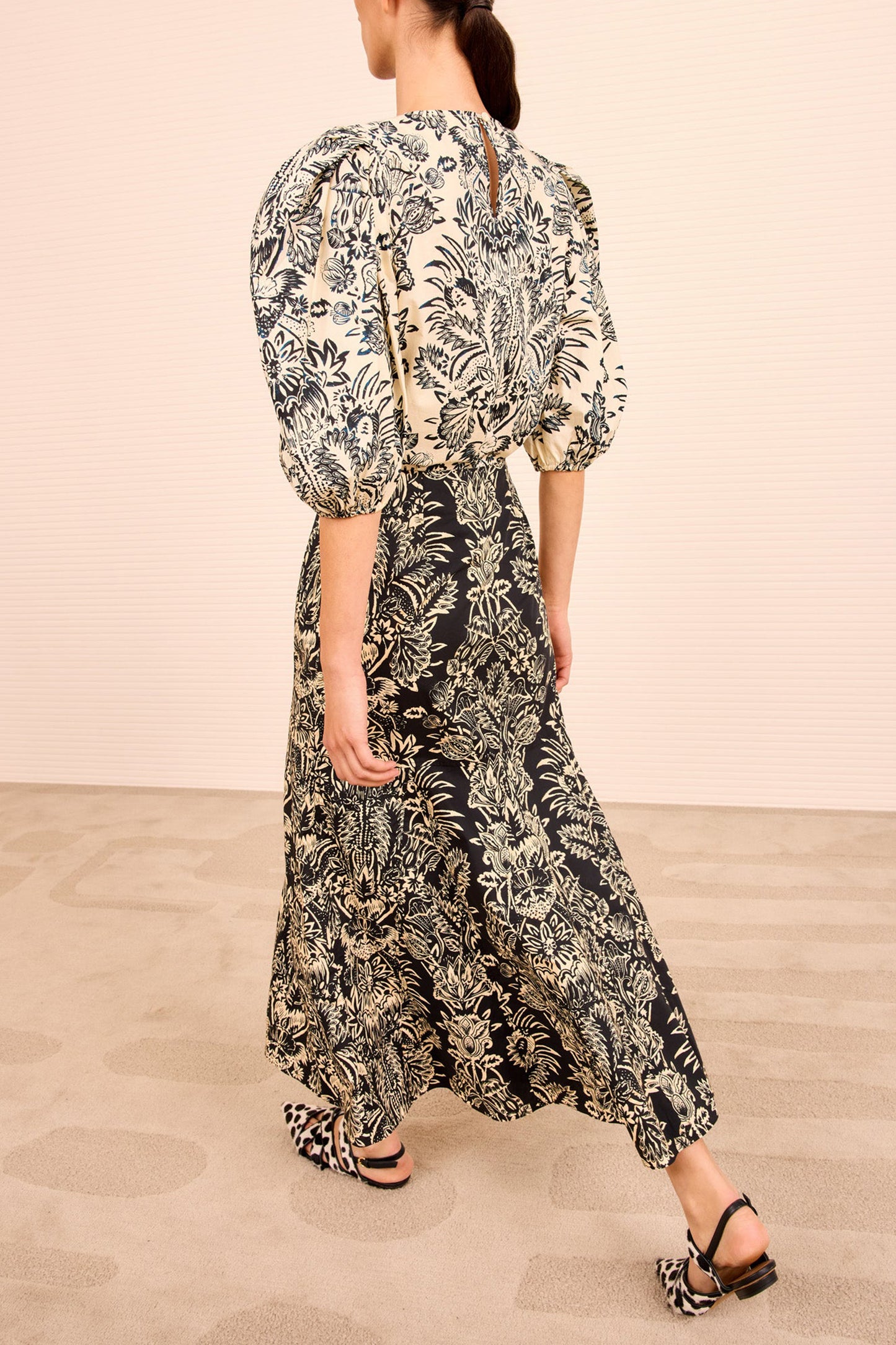 Clarisse Trumpet skirt in Noir Flora