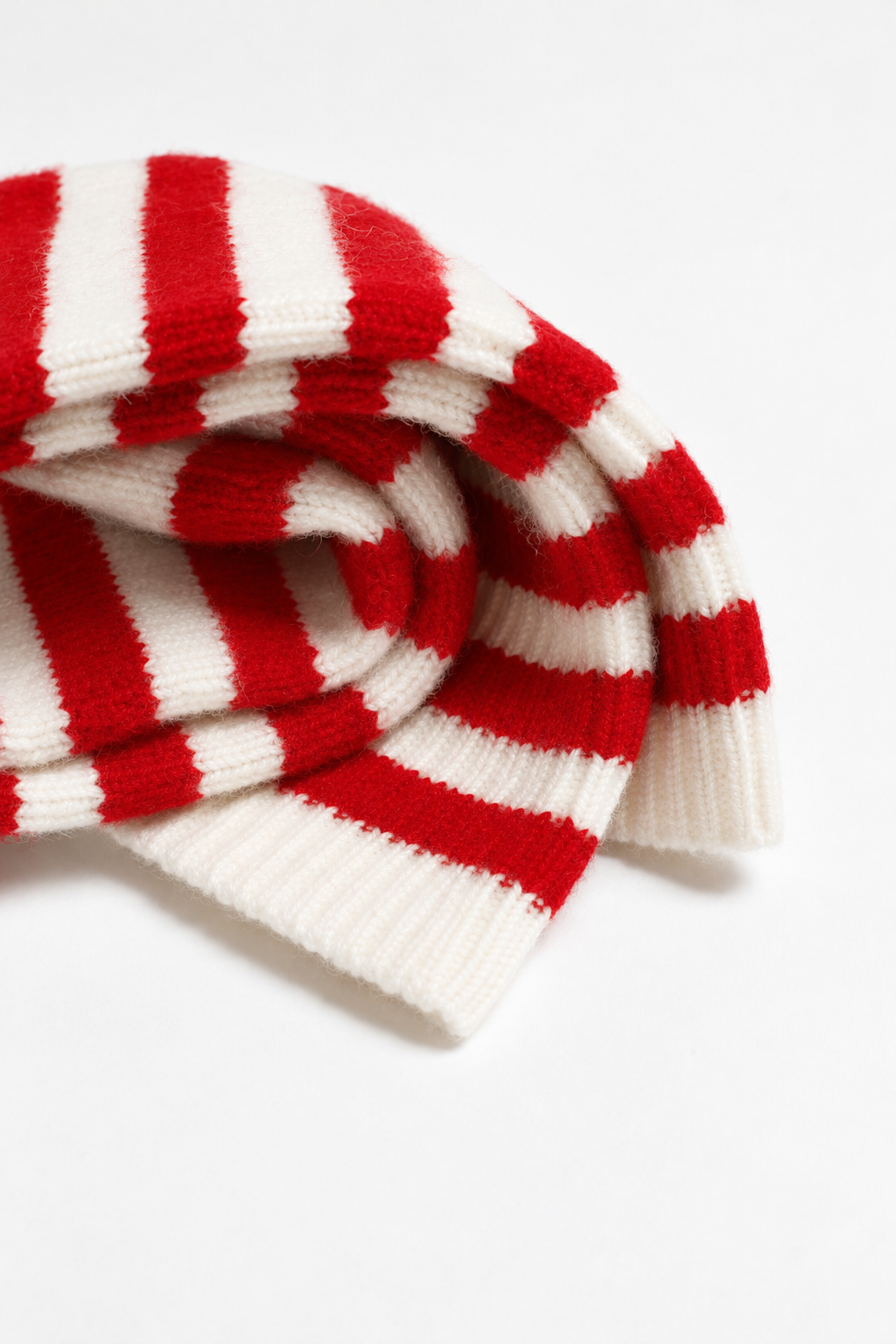 Kaschmirsocken Sutton in Weiß/Rot Anita Hass