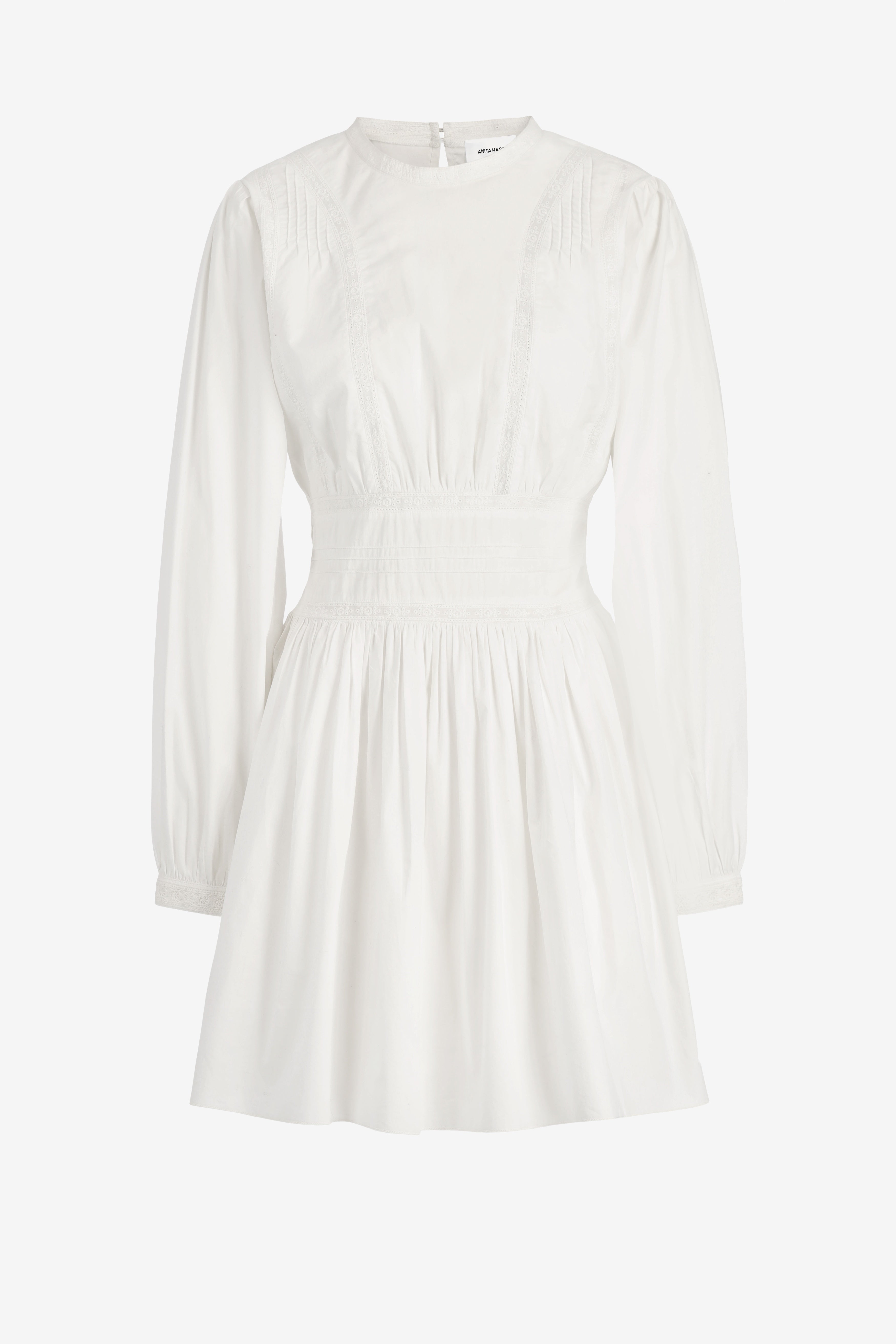 Dress Romance in White –