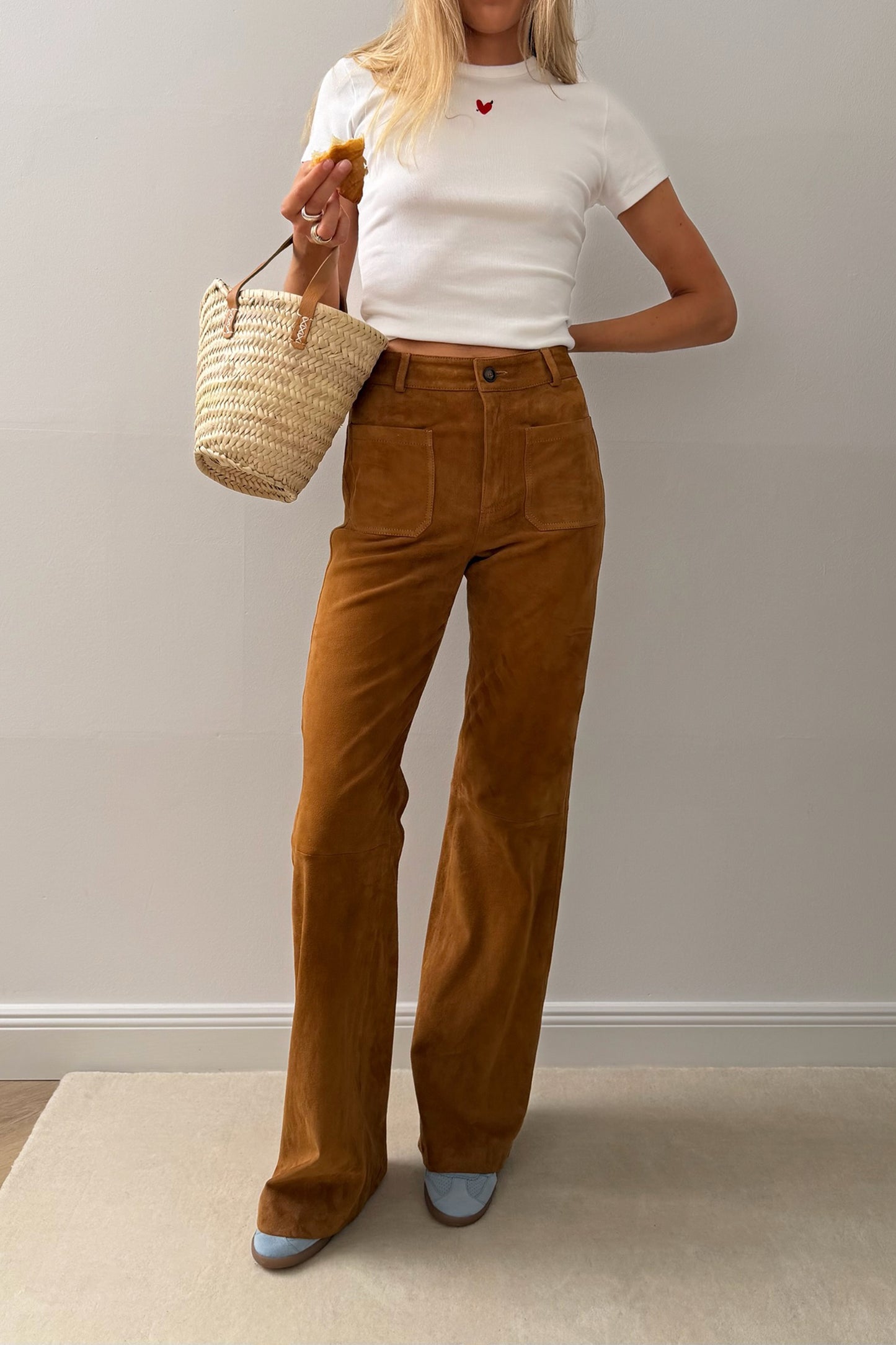 Lederhose Flora in Mustard Suede Jadia