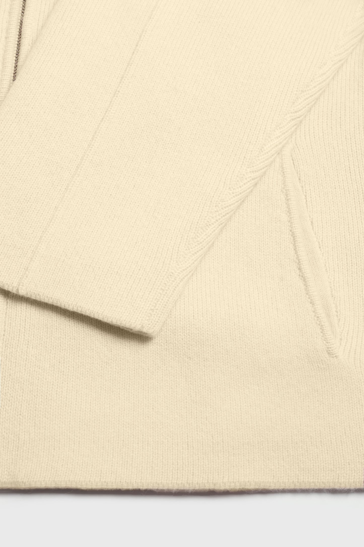 Cardigan Melua in Butter Yellow Ladneri