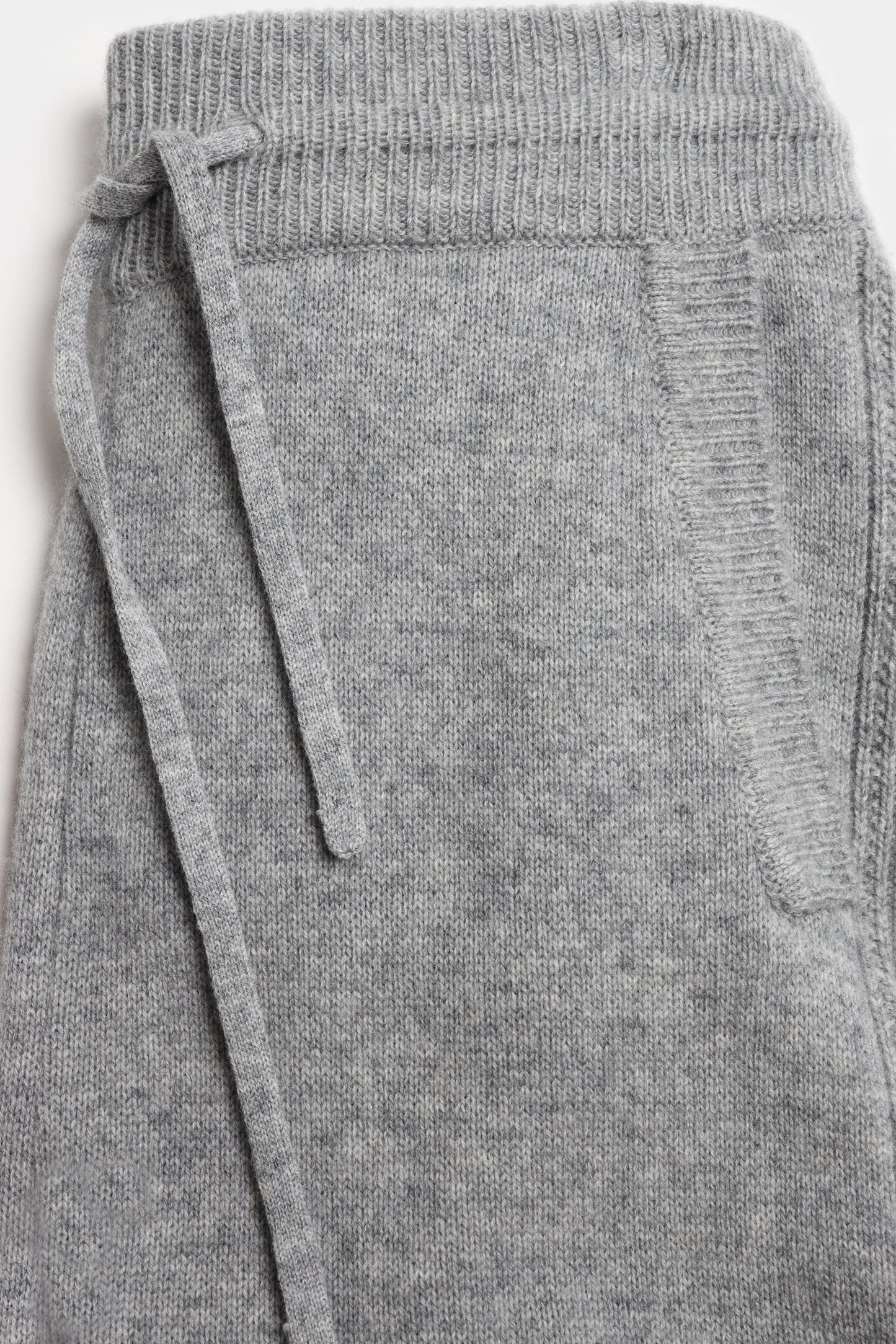 Hose Lill in Knitted Stone Ladneri