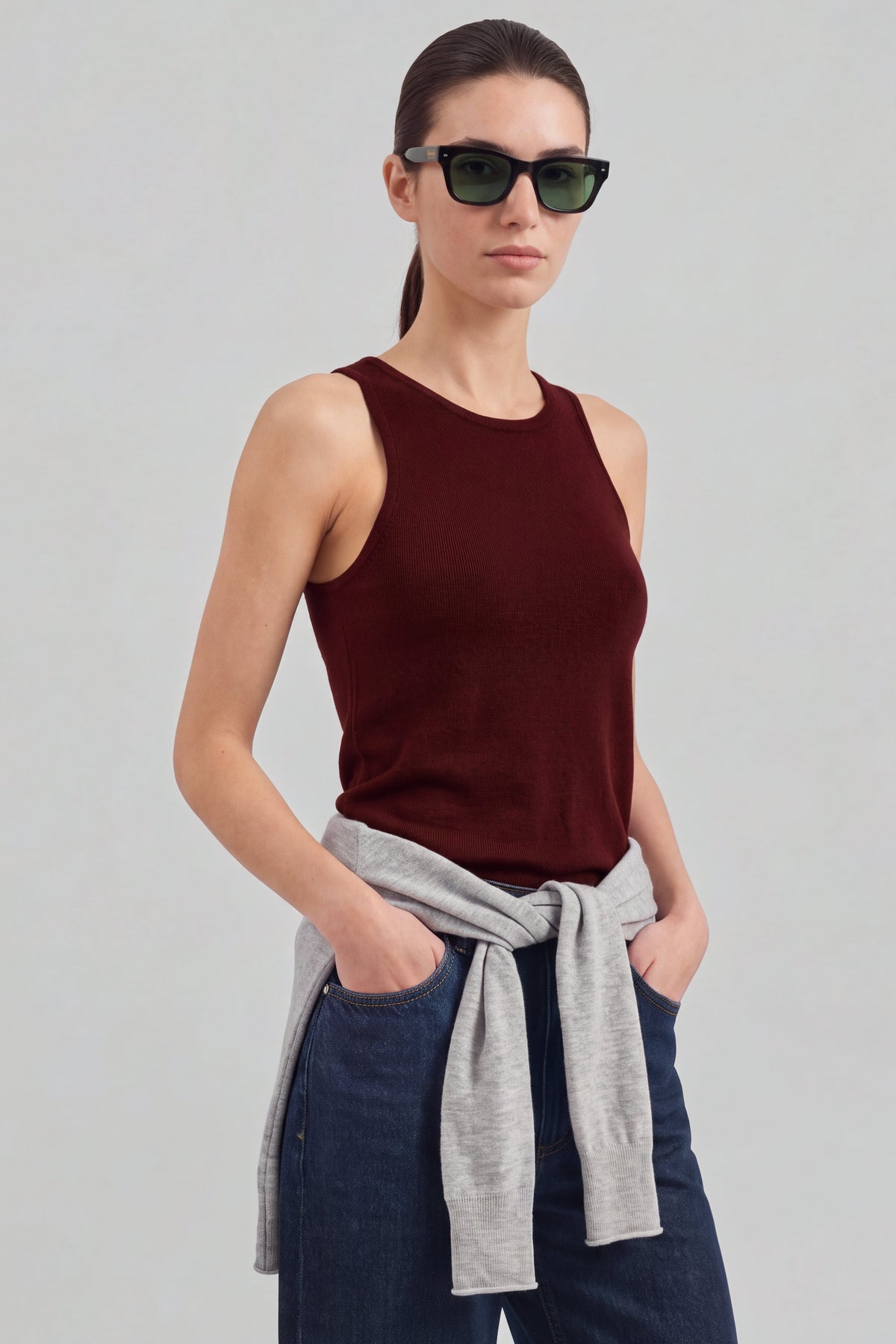 Layering Set in Wine Ladneri – Model ist 1,78 m groß und trägt Gr. S