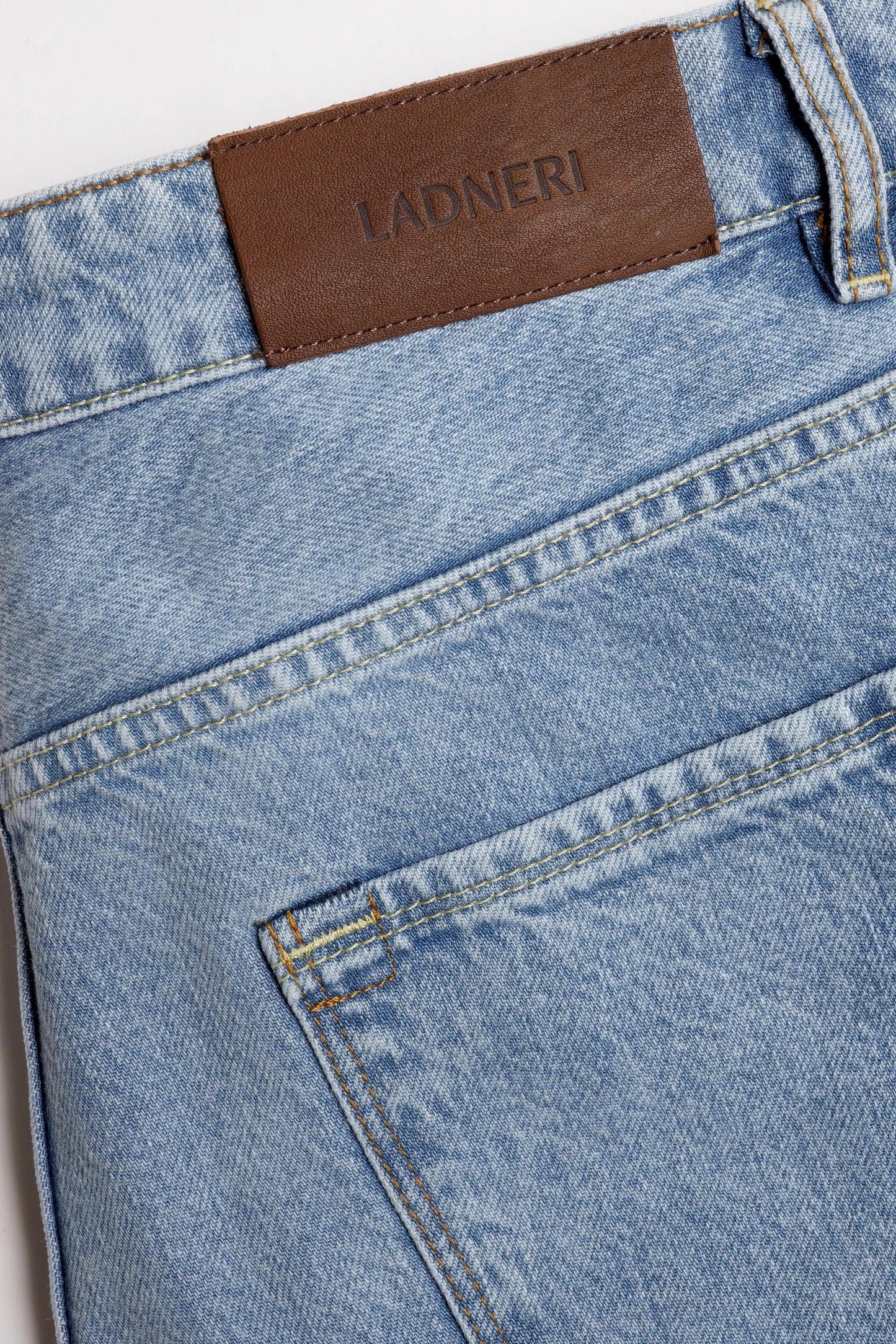 B. J. Jeans in Mid Blue, Ladneri Men - Anita Hass