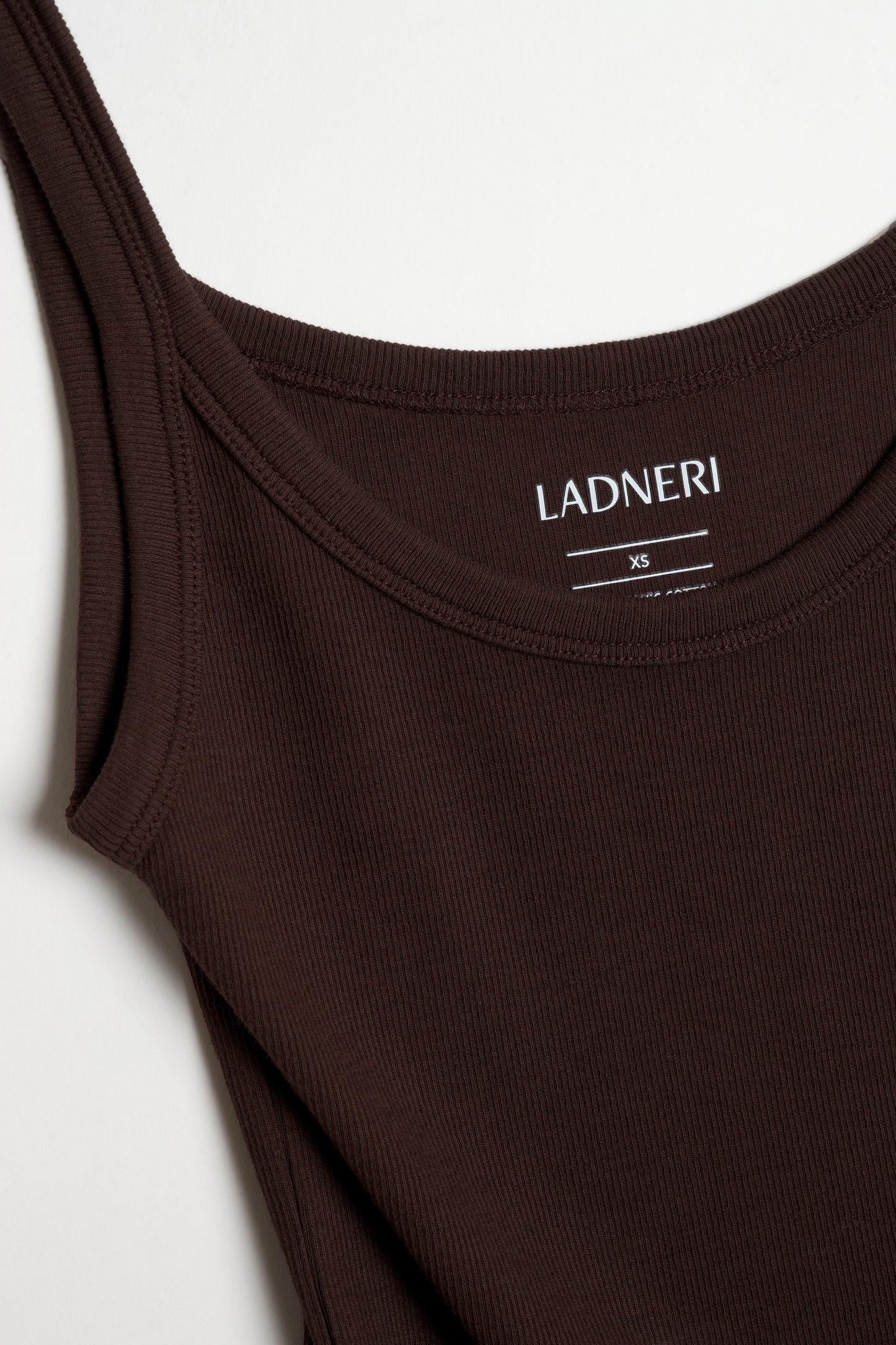 Tank Top Le Mans in Dunkelbraun Ladneri