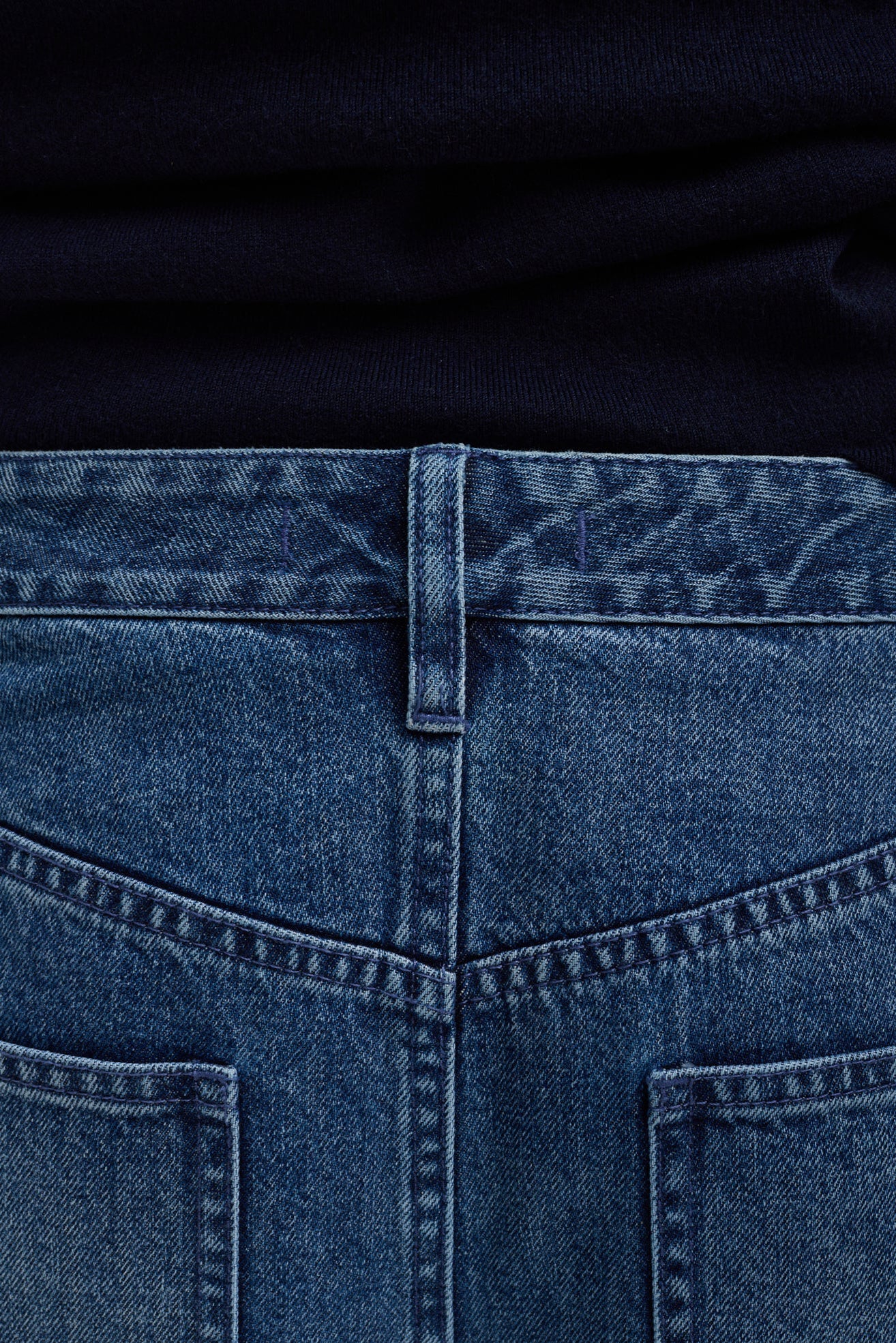 Pantalones jogger con cremallera en azul clásico de Tibi - Anita Hass