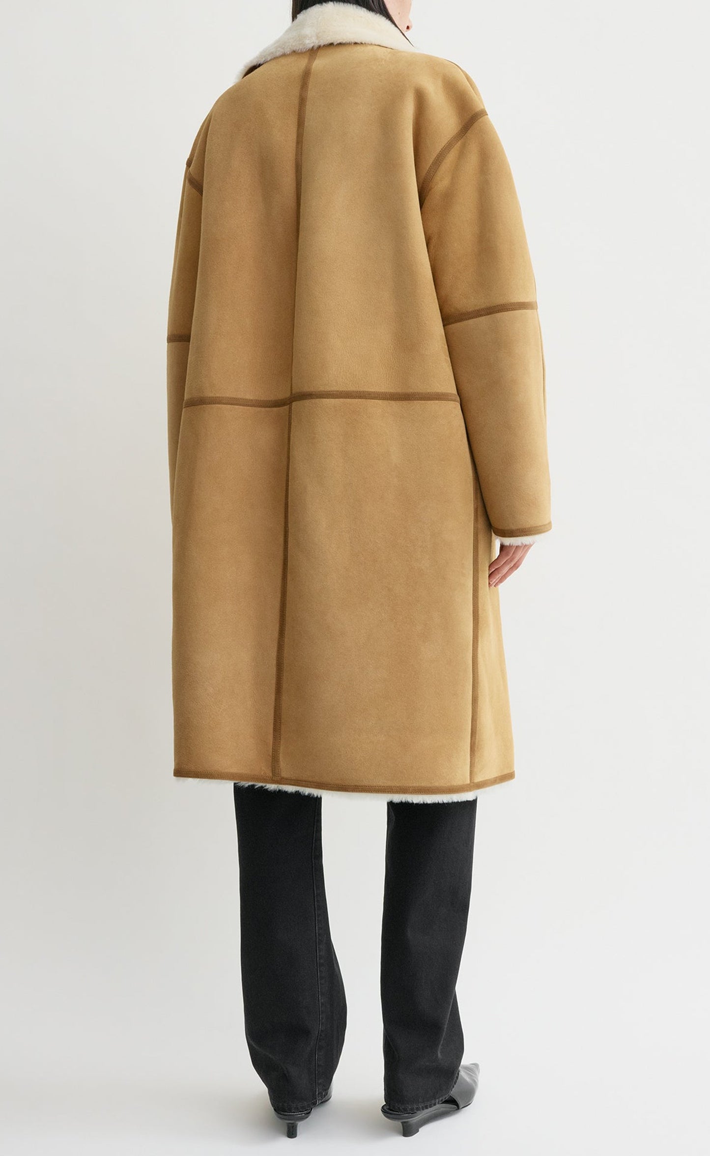 Mantel Draped Shearling in TanToteme - Anita Hass