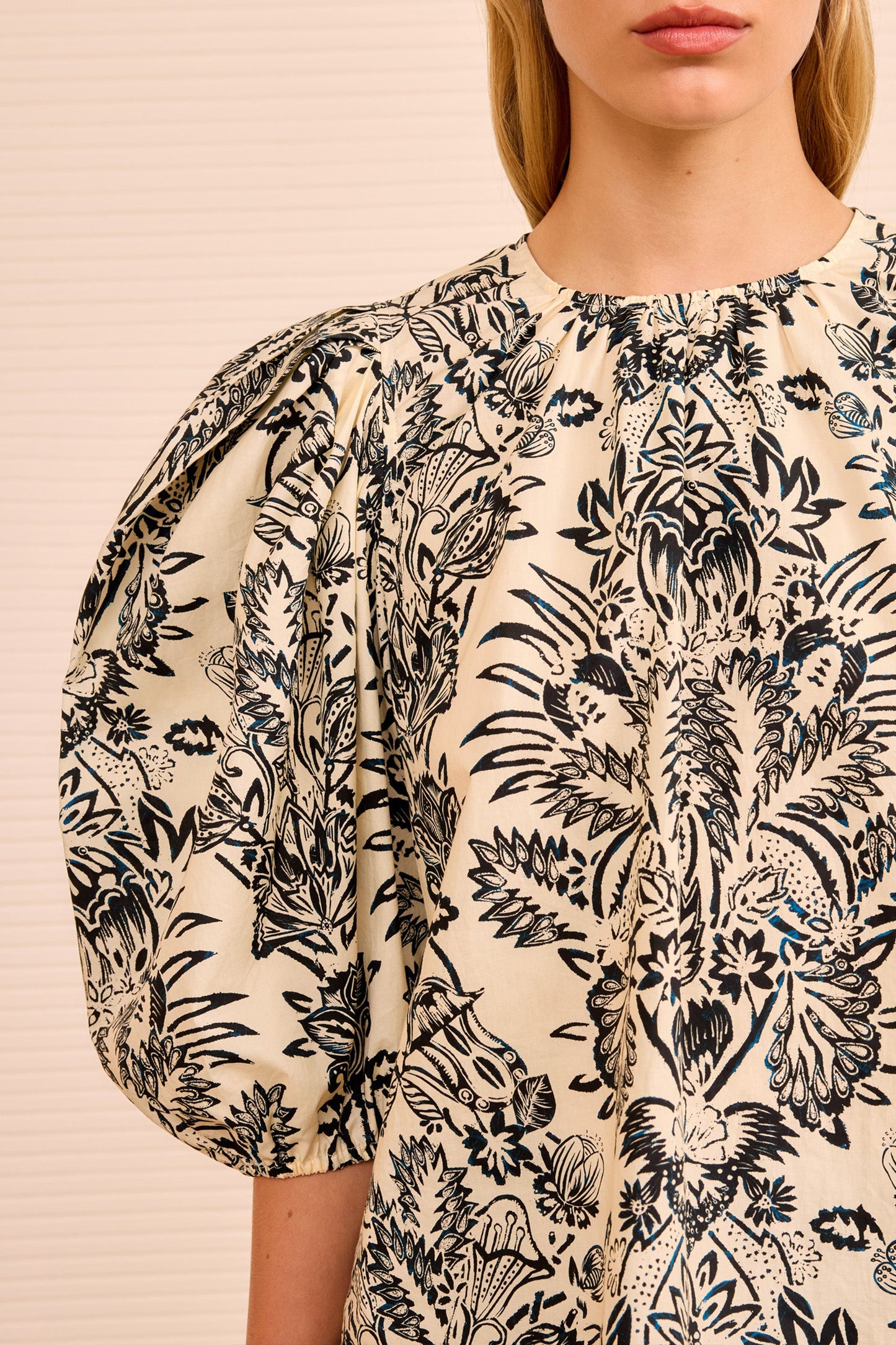 Blouse Frantiska in Ivory Flora