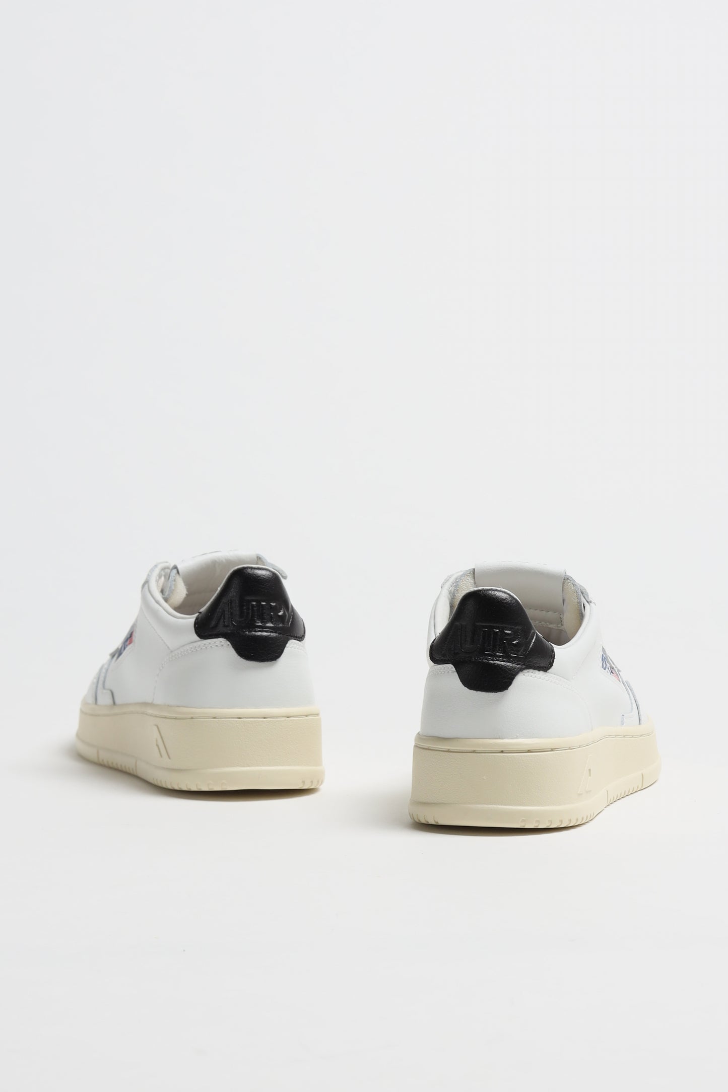 Sneaker 01 Low in Weiß/SchwarzAutry - Anita Hass