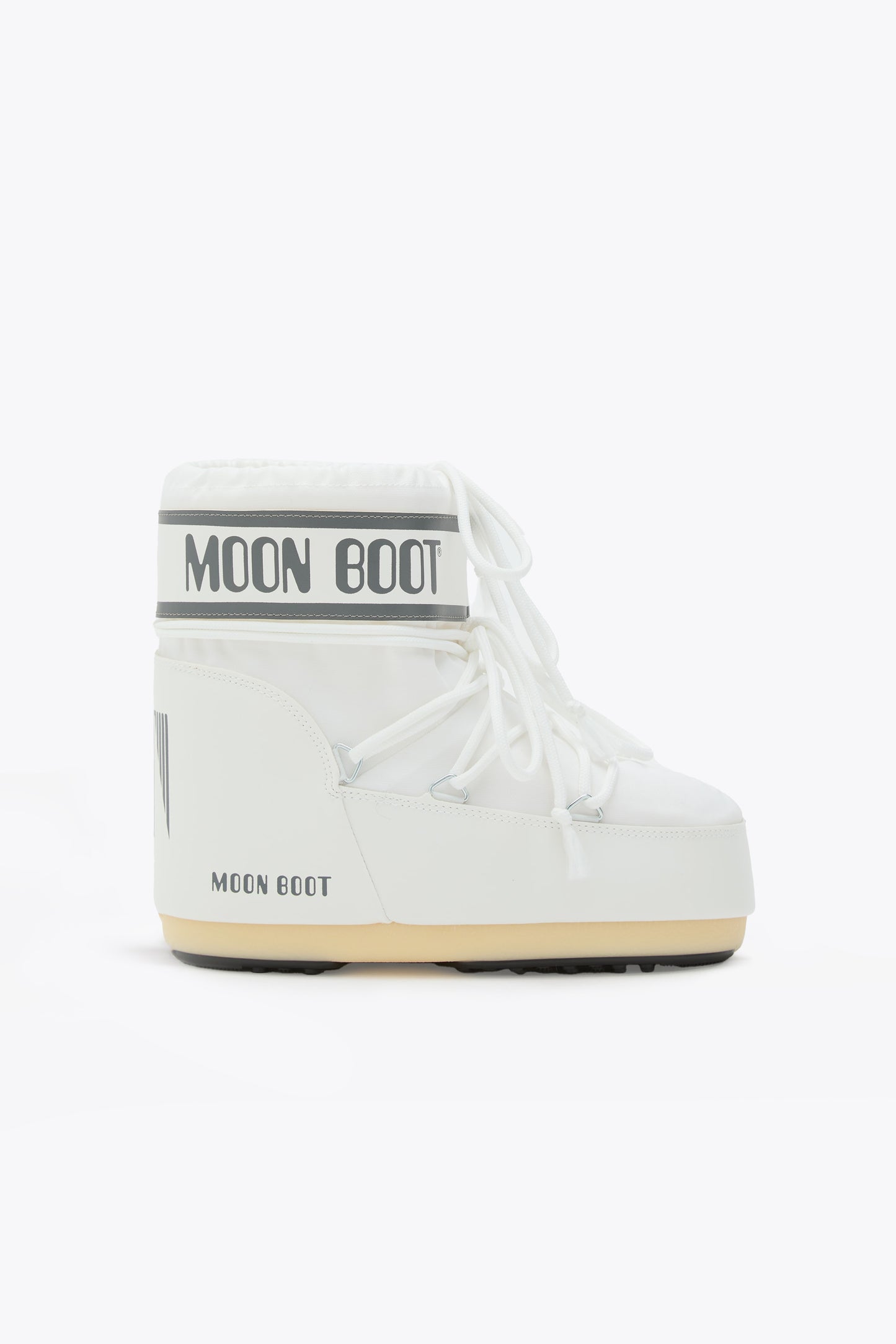 Moon Boot Icon Low in White MonoMoon Boot - Anita Hass