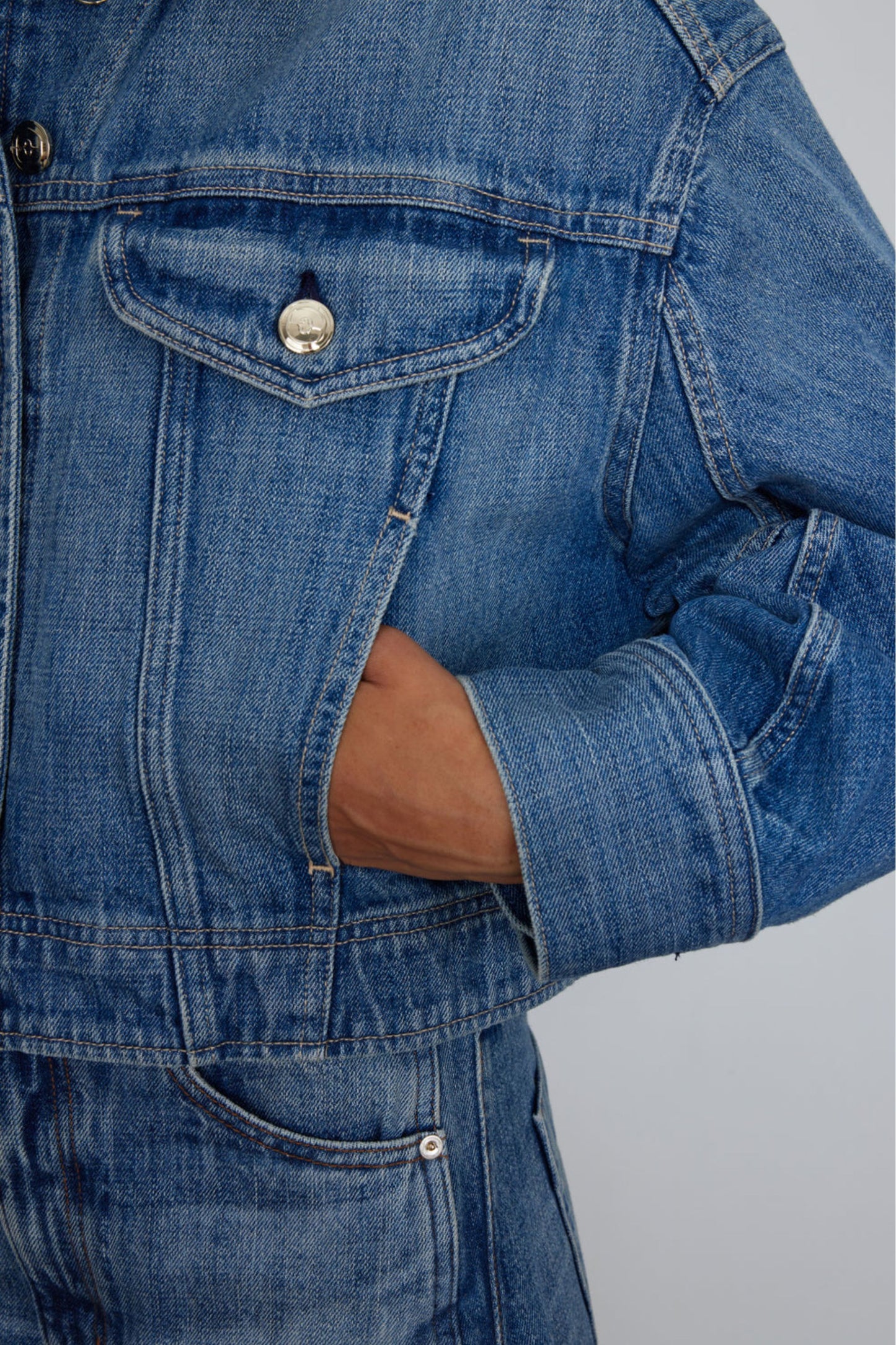 The Mhor denim jacket in Blair