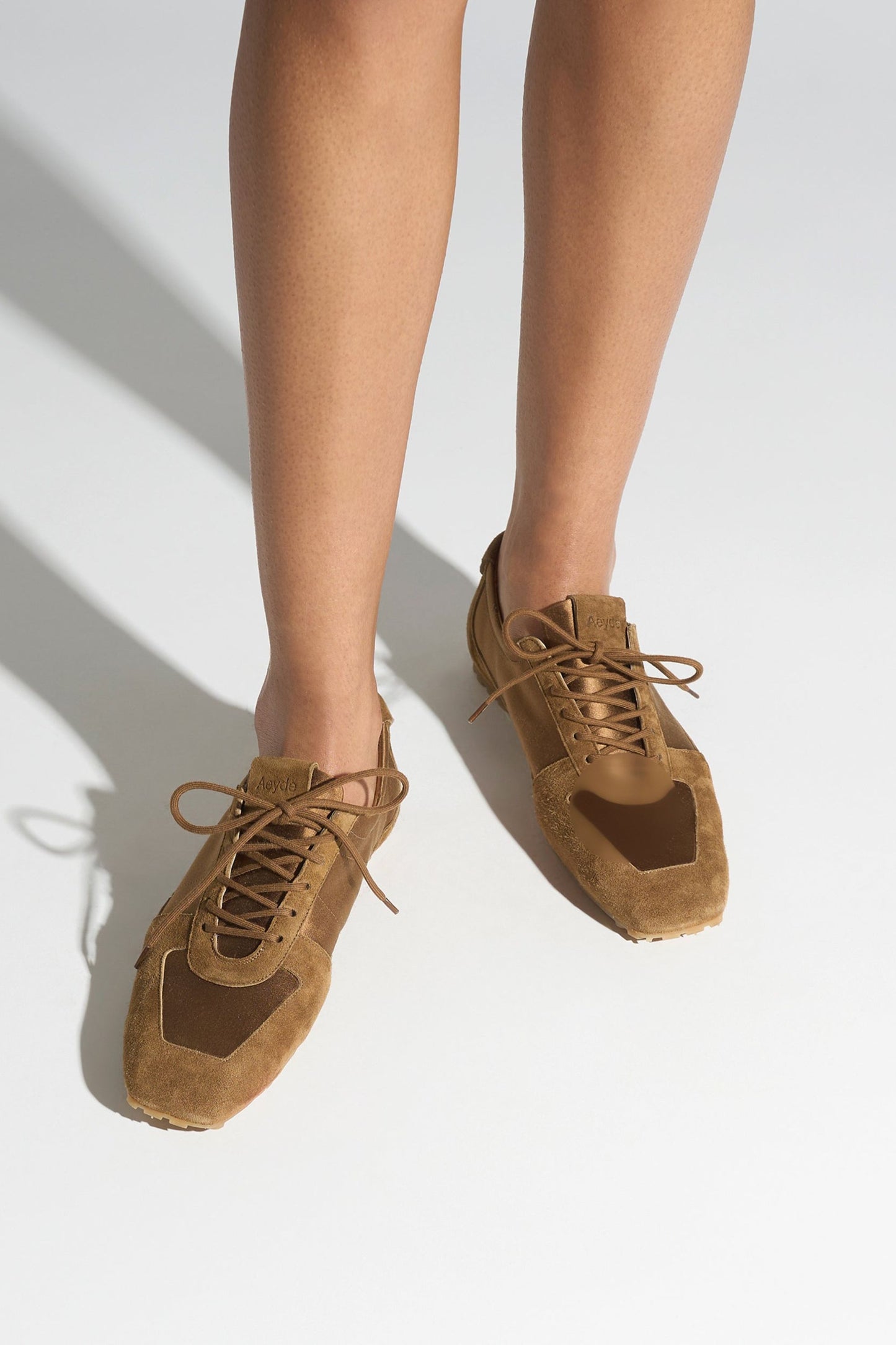 Uma sneaker in Tobacco