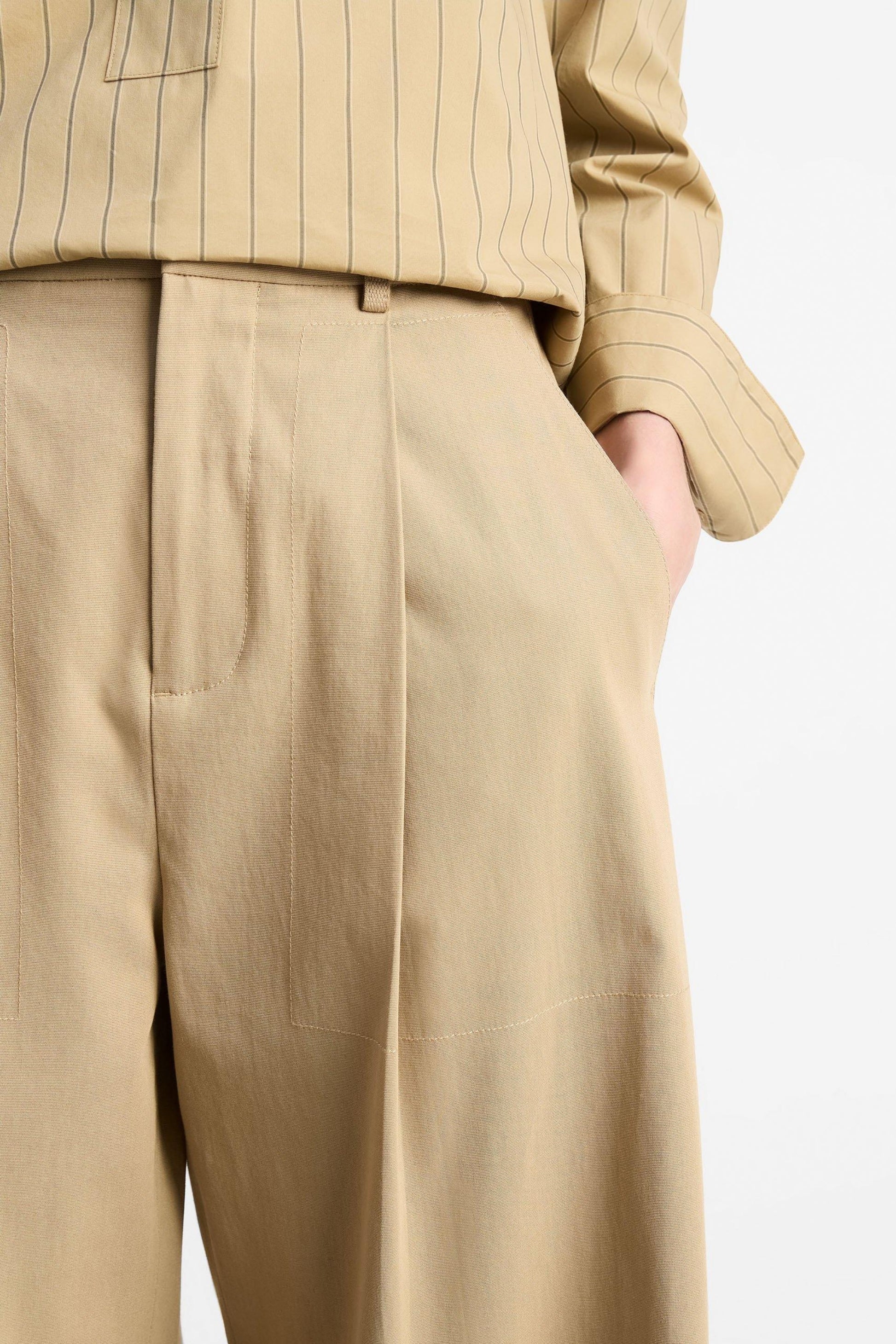 Hose Italian Pleated in FawnVince - Anita Hass