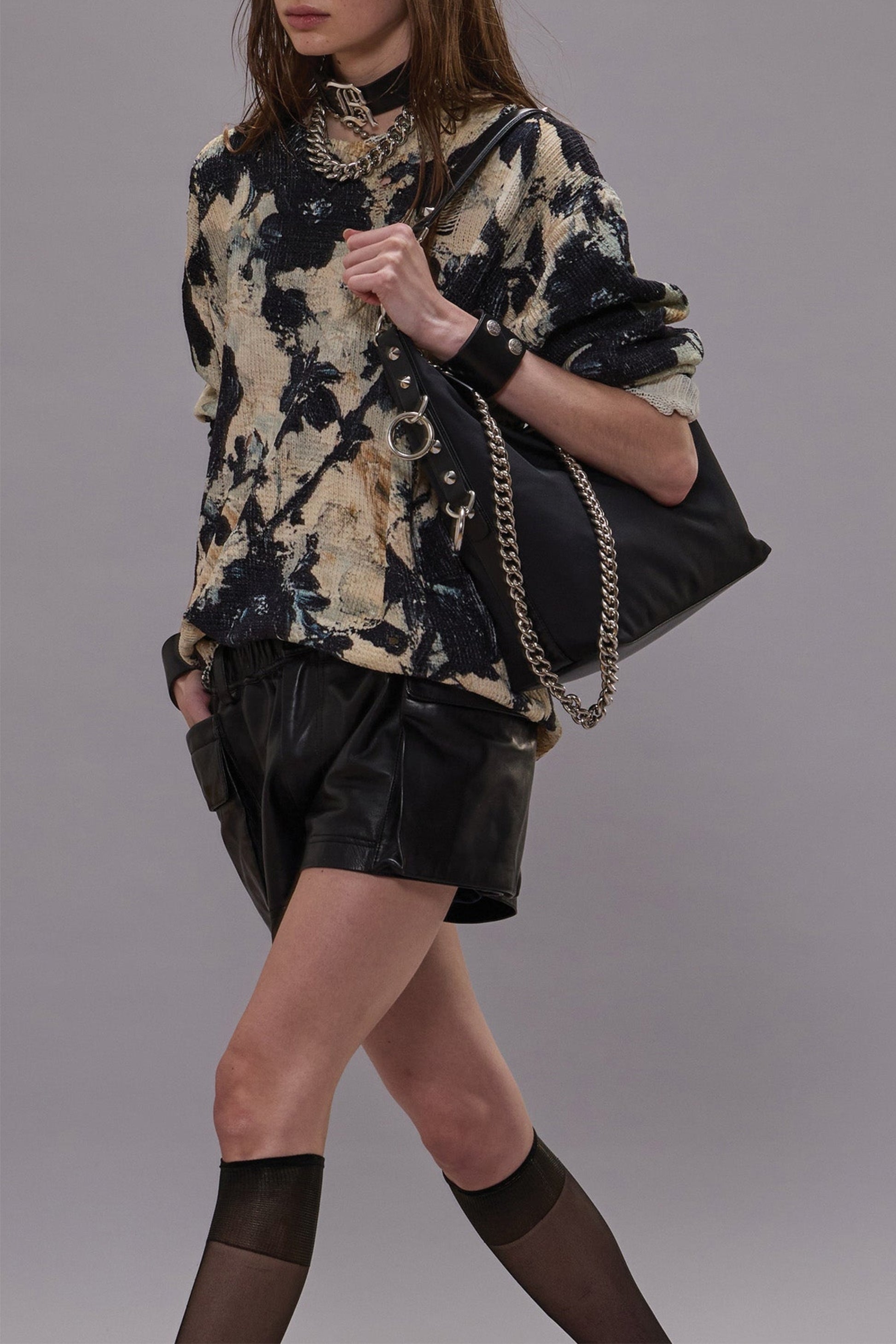 Pullover Printed Boyfriend in Black and Cream FloralR13 - Anita Hass