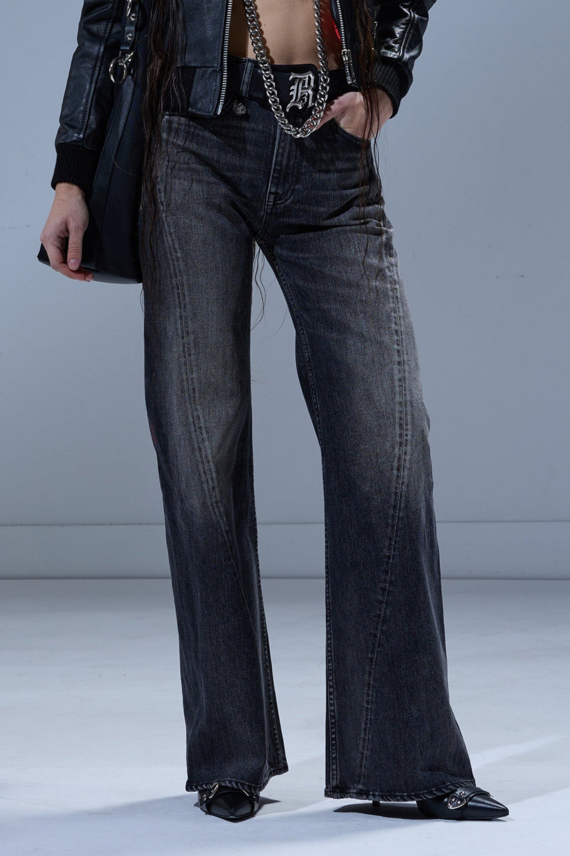 Jeans Twisted Seam Flare in Kennet BlackR13 - Anita Hass