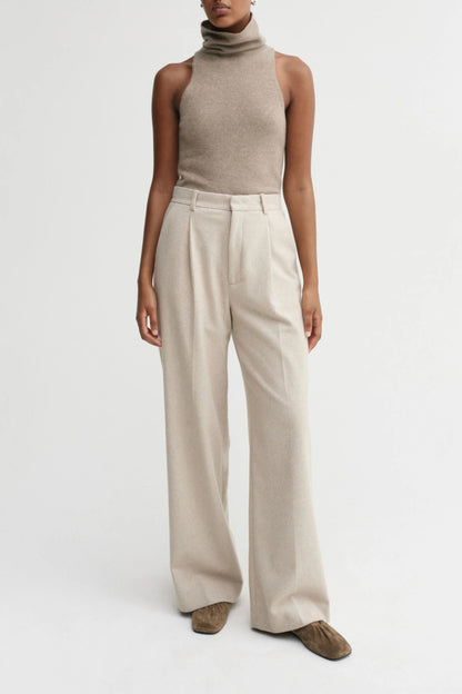 Stricktop Vida in Nougat Almada Label