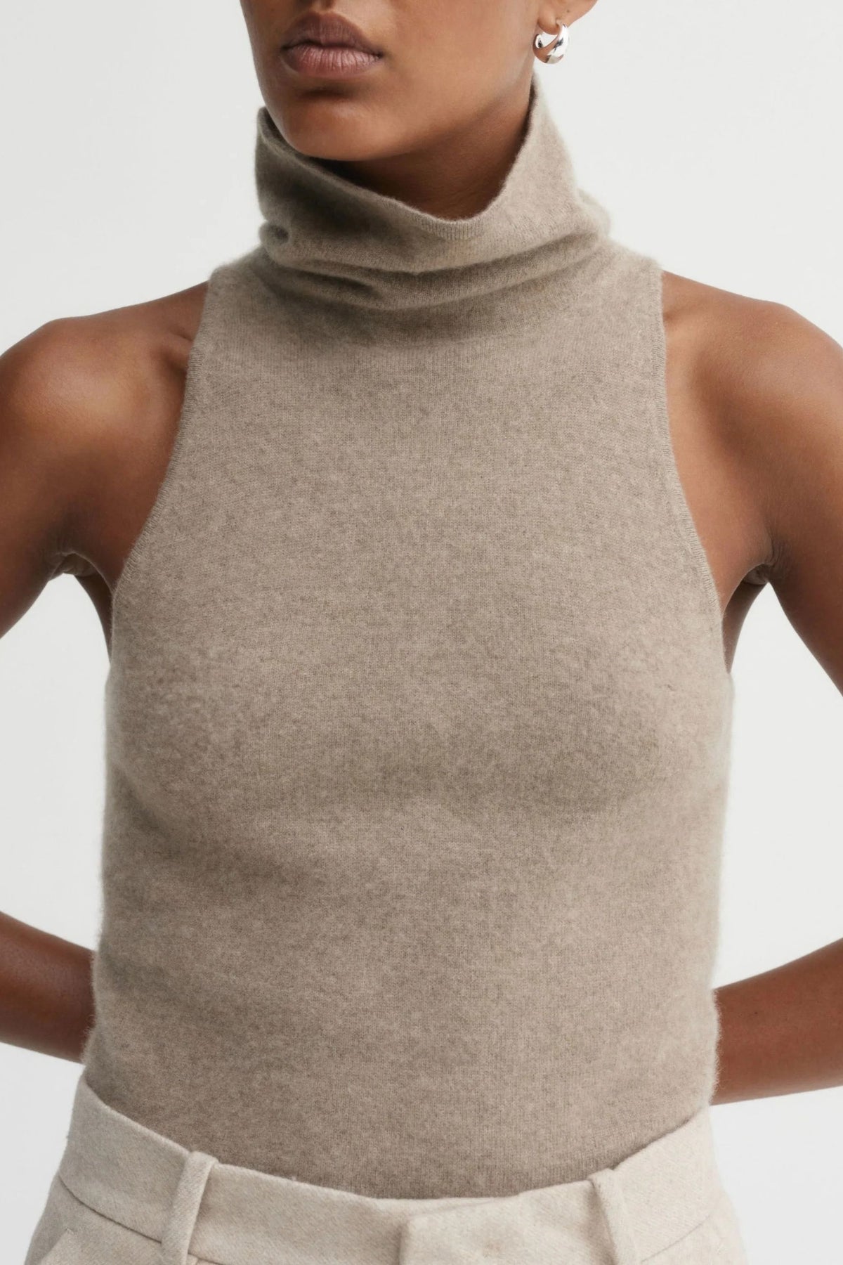 Stricktop Vida in Nougat Almada Label