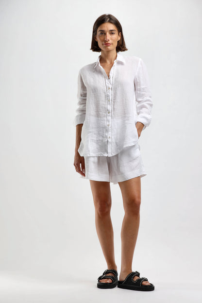 Linen shorts in white