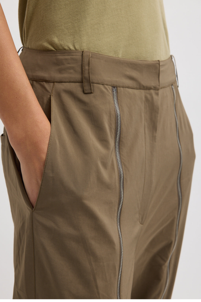 Hose Nylon Zip in Dark TaupeTibi - Anita Hass