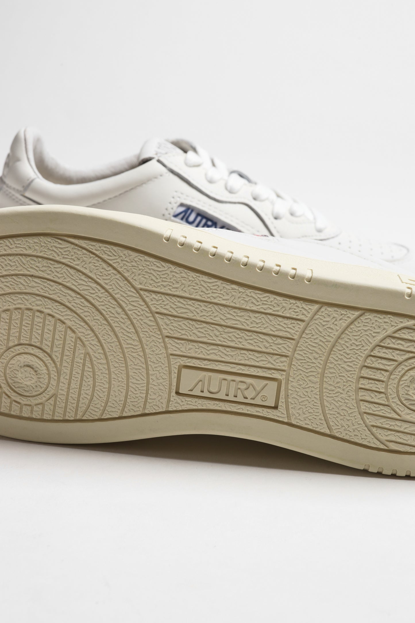 Sneaker Medalist Mules in White