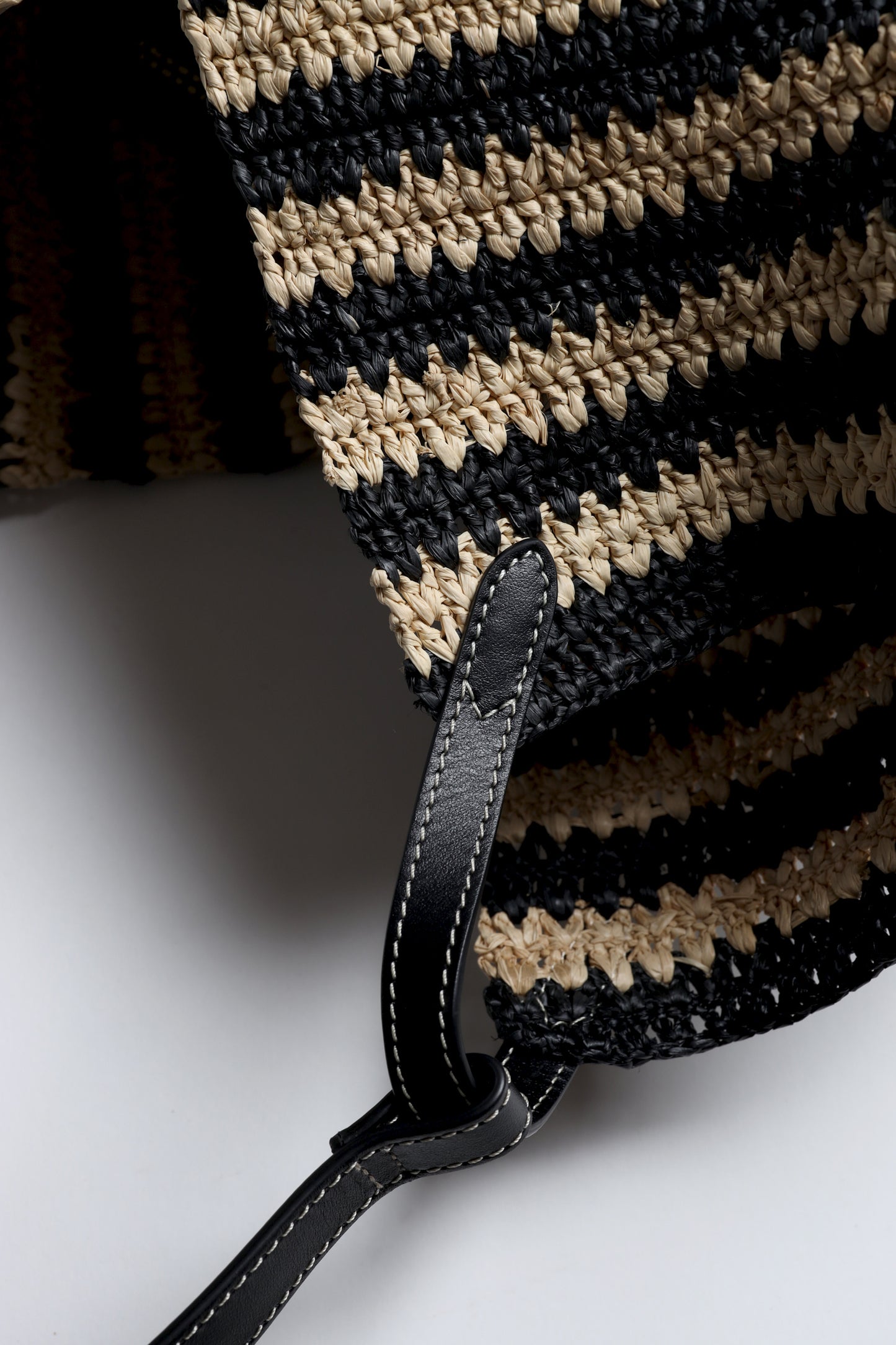 Shopper Tampa Raffia in Natural/Black