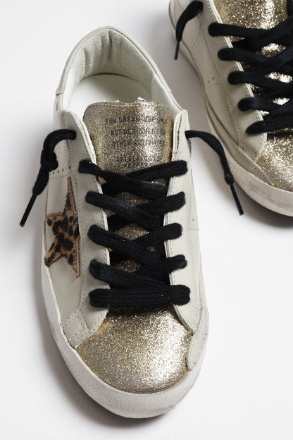 Sneaker Super Star in Light Beige/Dark RedGolden Goose - Anita Hass