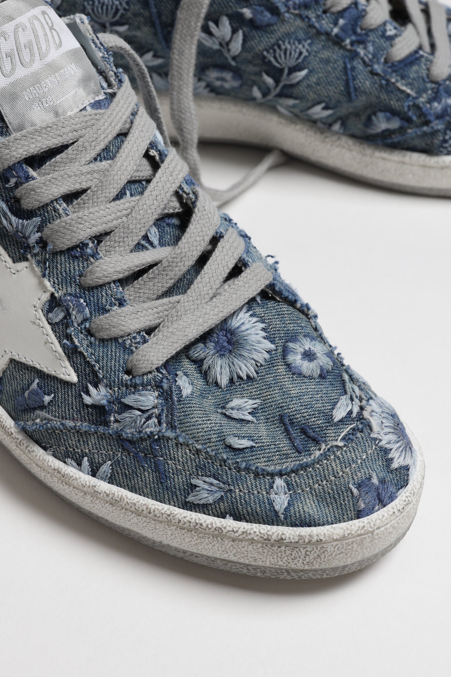 Sneaker Ball Star in Denim FlowersGolden Goose - Anita Hass