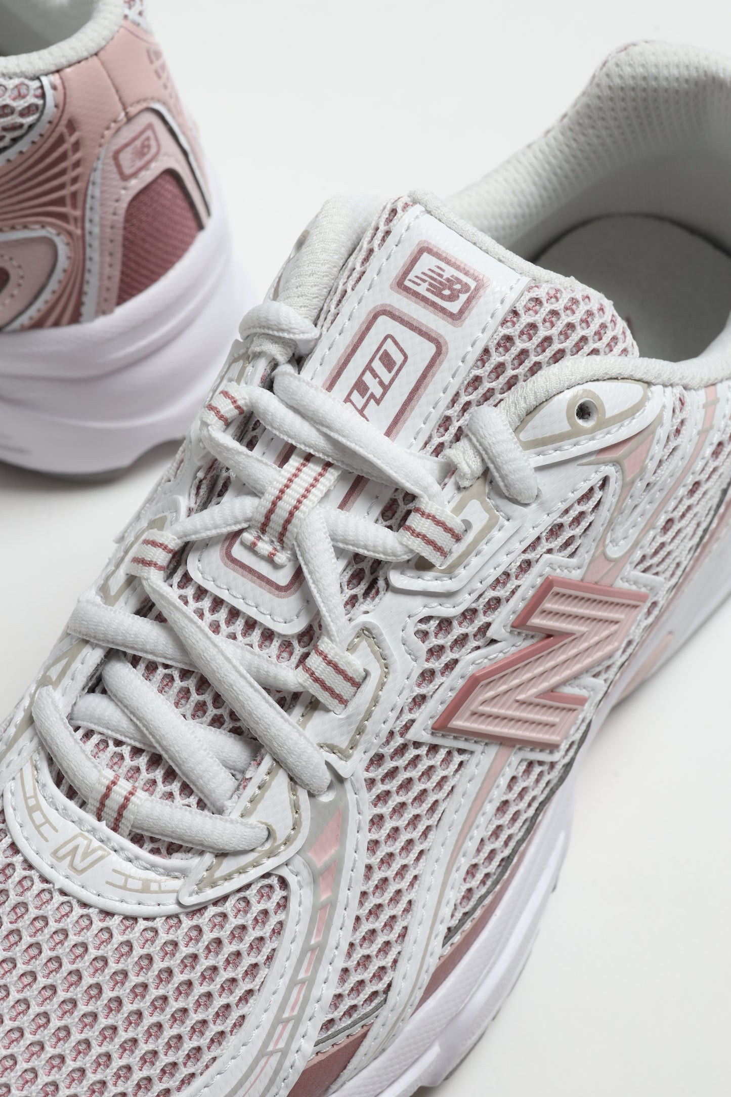 Sneaker 740 in palissandro/bianco