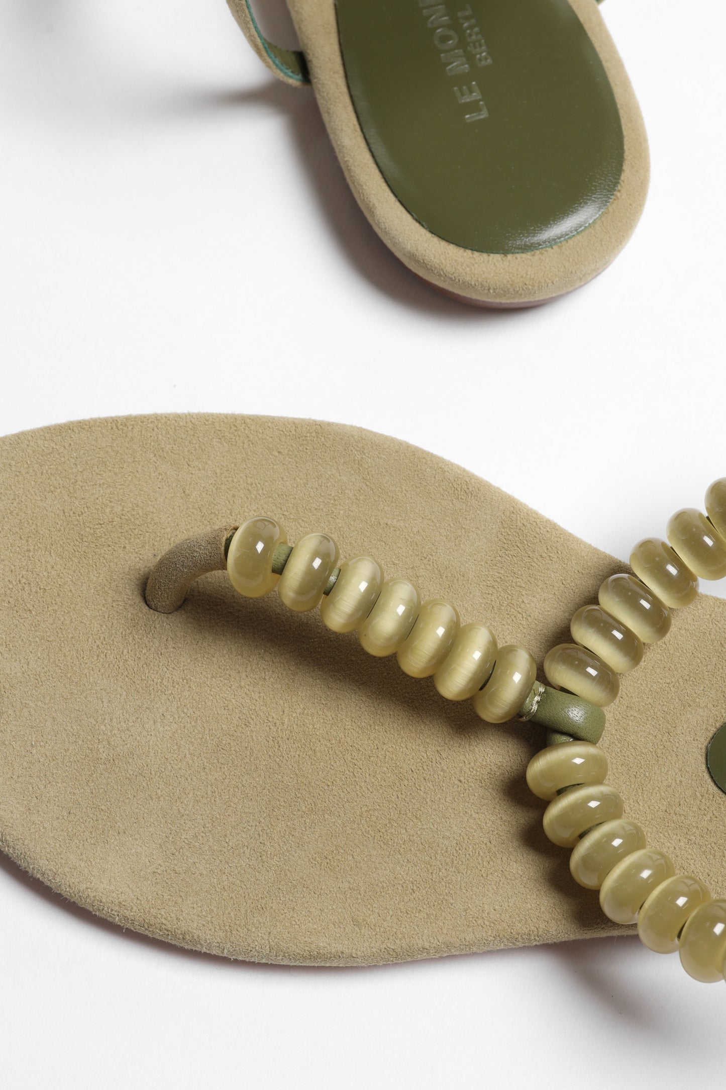 Sandale Beaded en daim vert