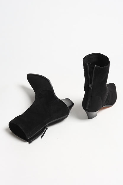 Boots Brunswick 45 in Suede Schwarz Aquazzura