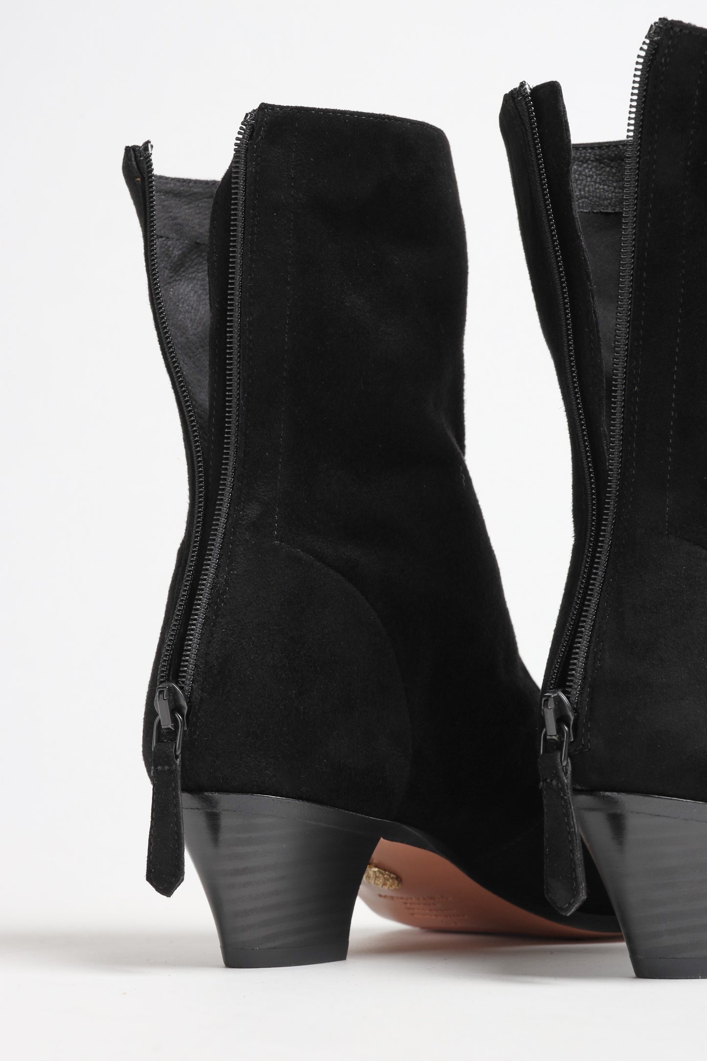 Boots Brunswick 45 in Suede Schwarz Aquazzura