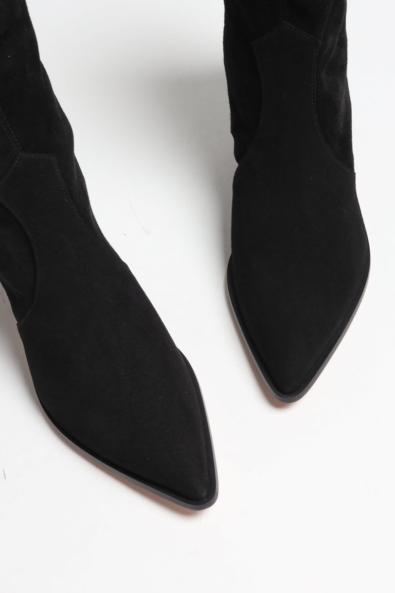Boots Brunswick 45 in Suede Schwarz Aquazzura