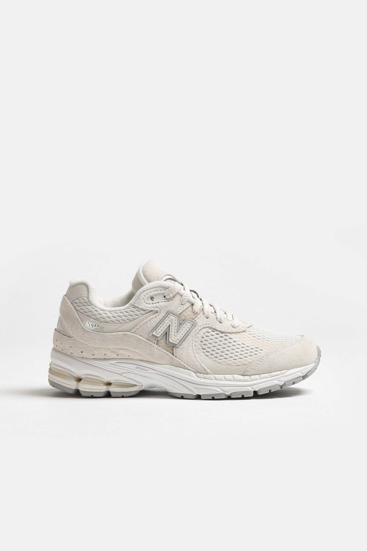 Sneaker 2002W in Linen/Silver MetallicNew Balance - Anita Hass