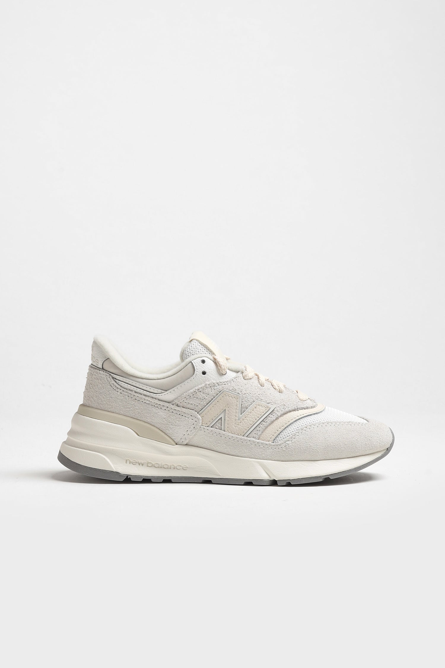 Sneaker 997R in Cream/White SuedeNew Balance - Anita Hass