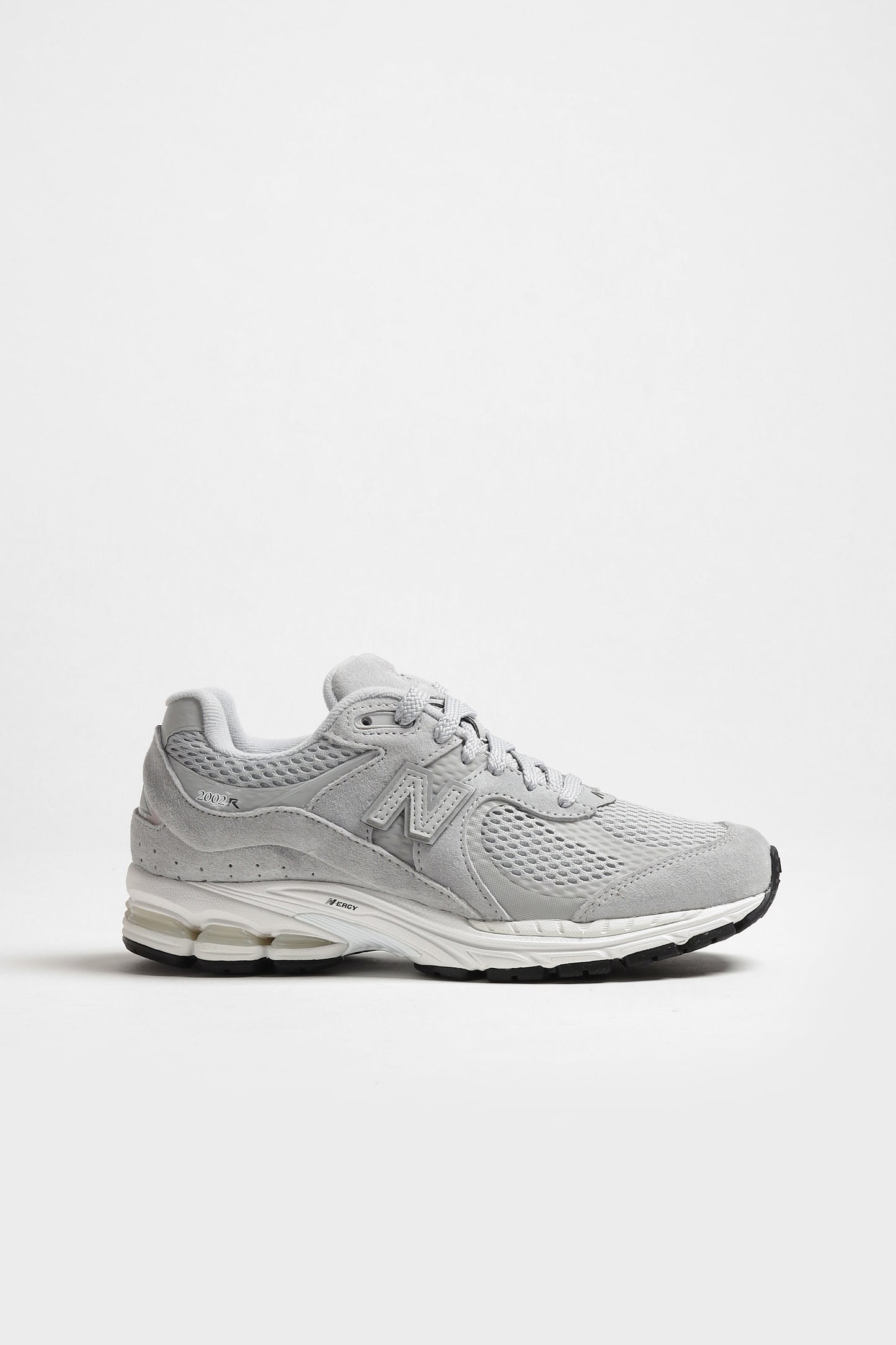 Sneaker 2002W in Raincloud/Silver MetallicNew Balance - Anita Hass