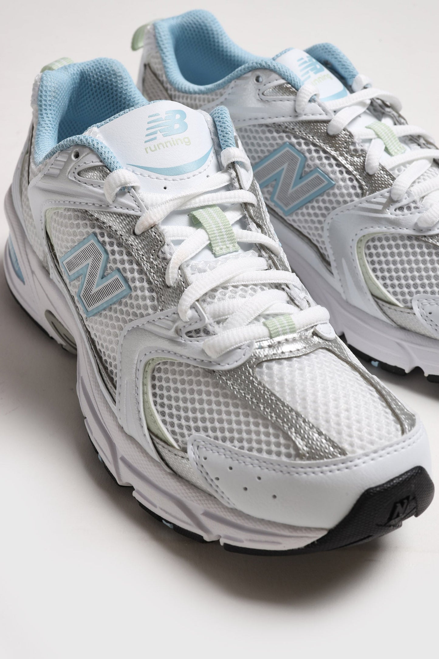 Sneaker 530 in White/Silver MetallicNew Balance - Anita Hass