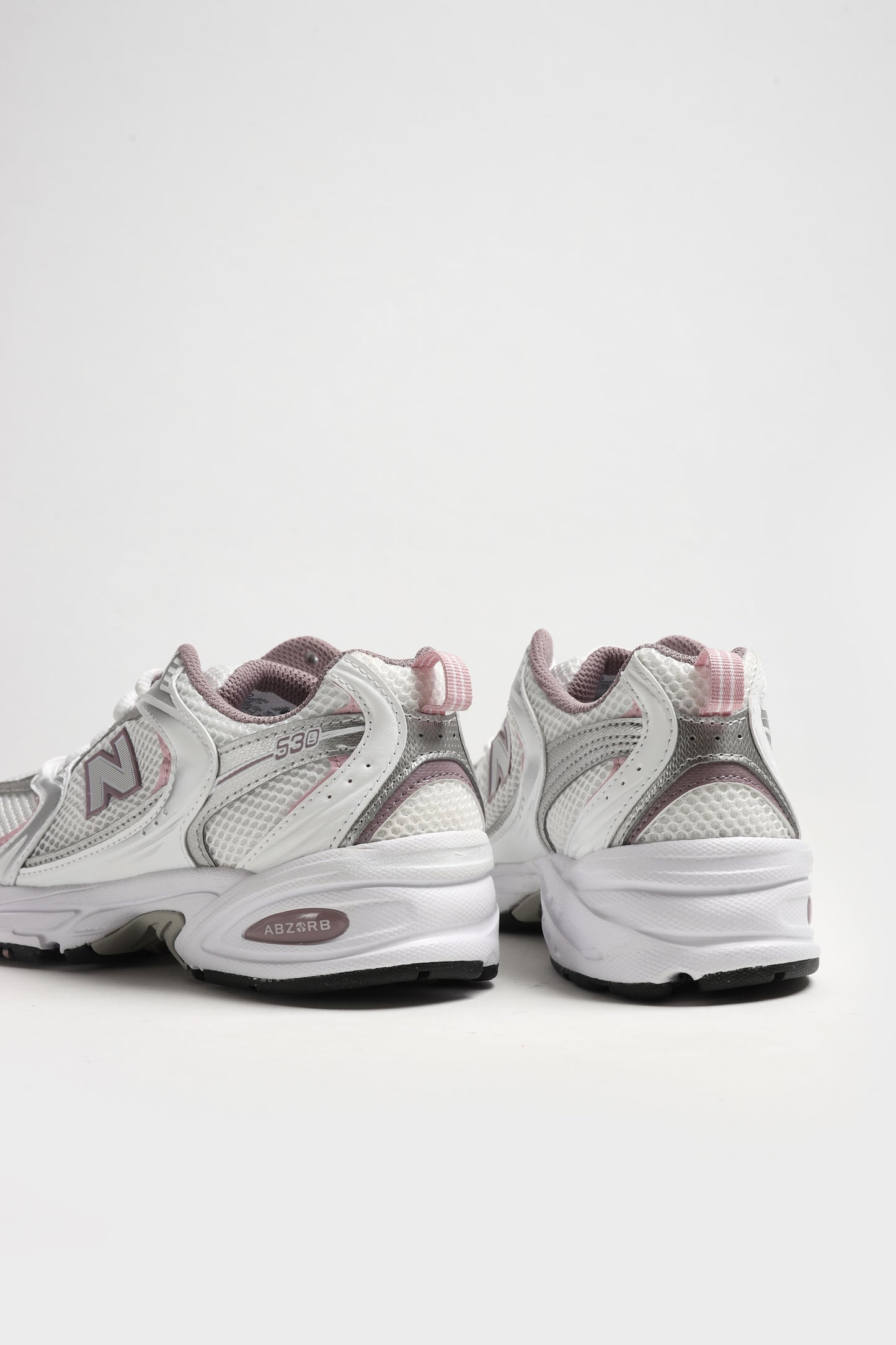 Sneaker 530 in Rose White/Silver MetallicNew Balance - Anita Hass