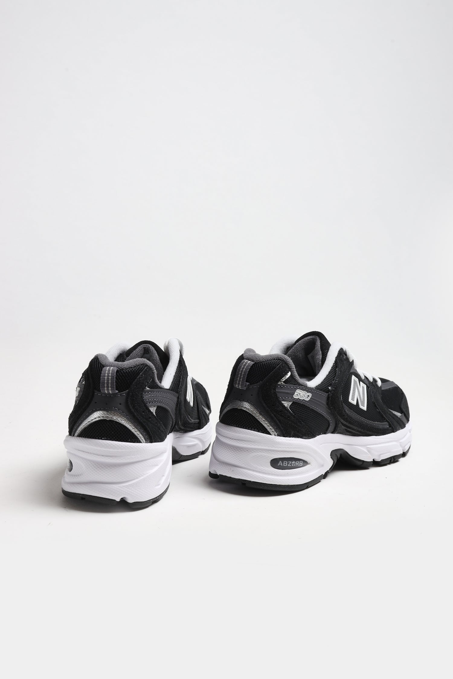 Sneaker 530 in Black/MagnetNew Balance - Anita Hass