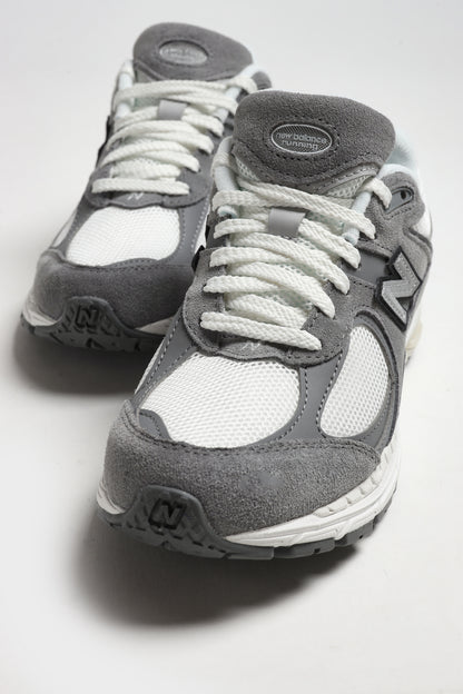 Sneaker 2002R in Harbor Grey/BlackNew Balance - Anita Hass